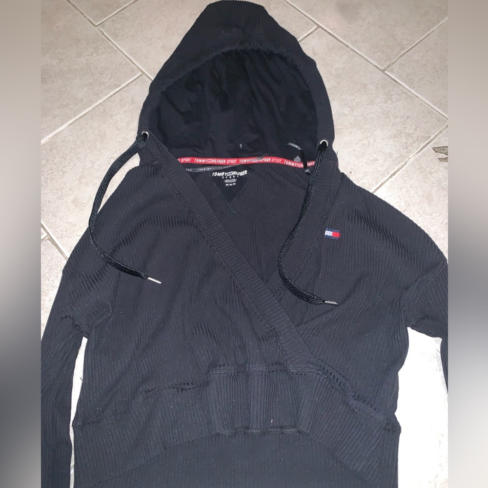 Tommy Hilfiger black long sleeve crop top size medium